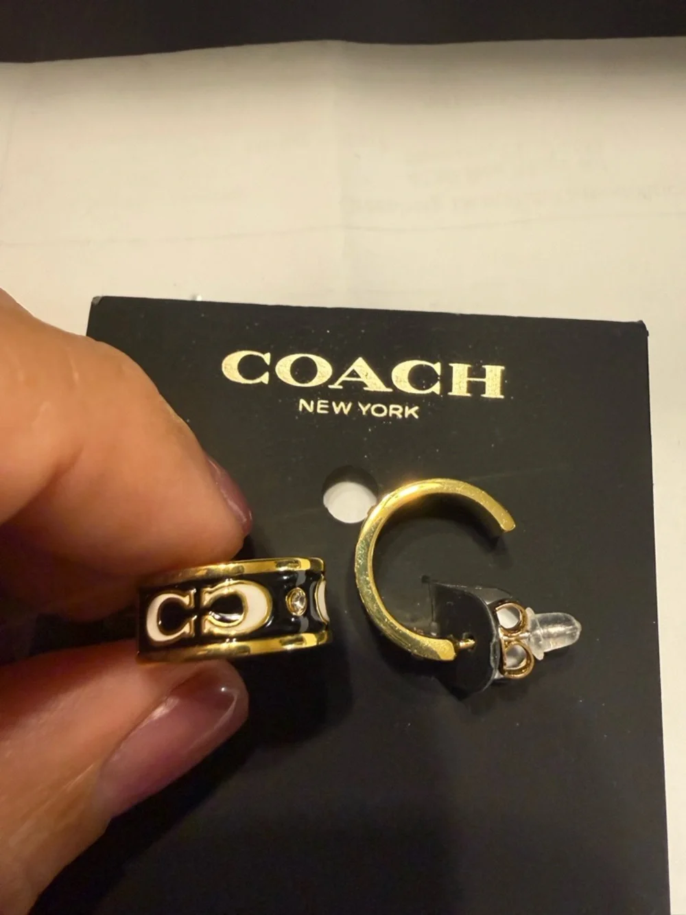 New Coach Signature Enamel Huggie Gold Black Hoop Logo Earrings - Picture 3 of 5
